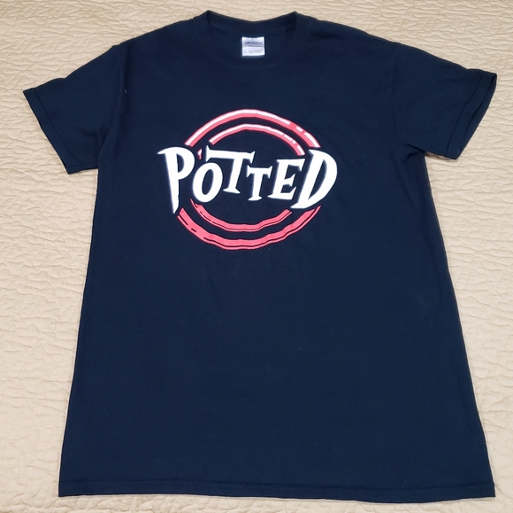 Gildan Other - Potted T shirt size S